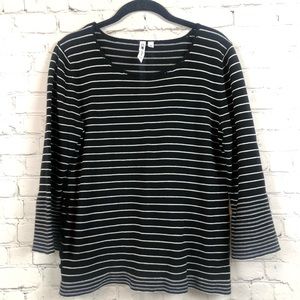 Cable & Gauge soft knit Bell Sleeve Sweater Top W/ criss cross side lacing M